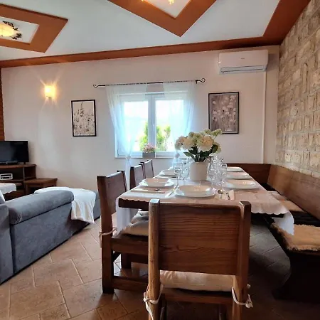 House Anteana